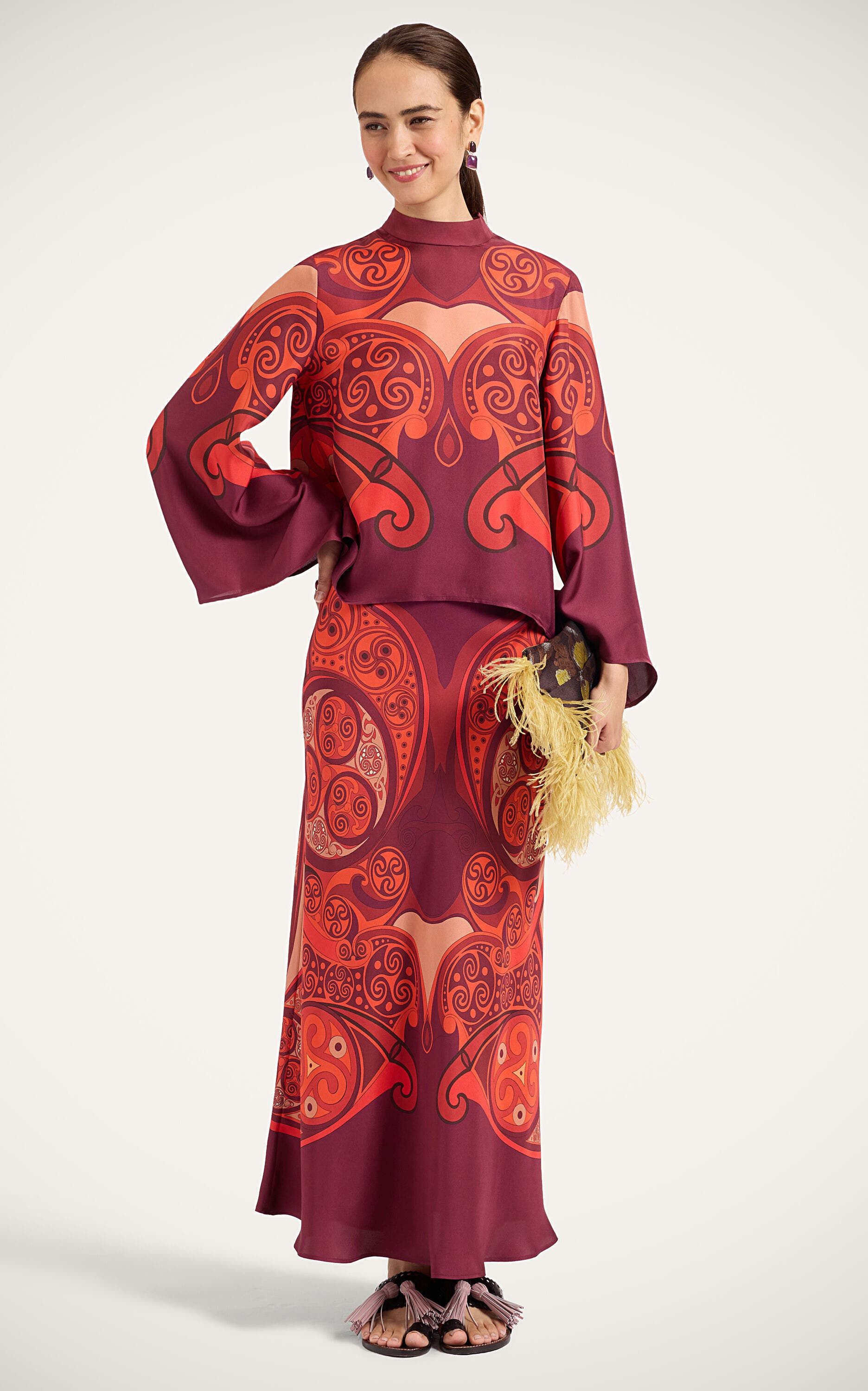 selected Alchemy Placée Dark Red