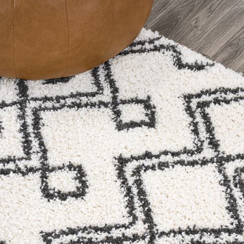 Jonathan Y Caimari Moroccan Diamond Shag Area Rug In White/gray