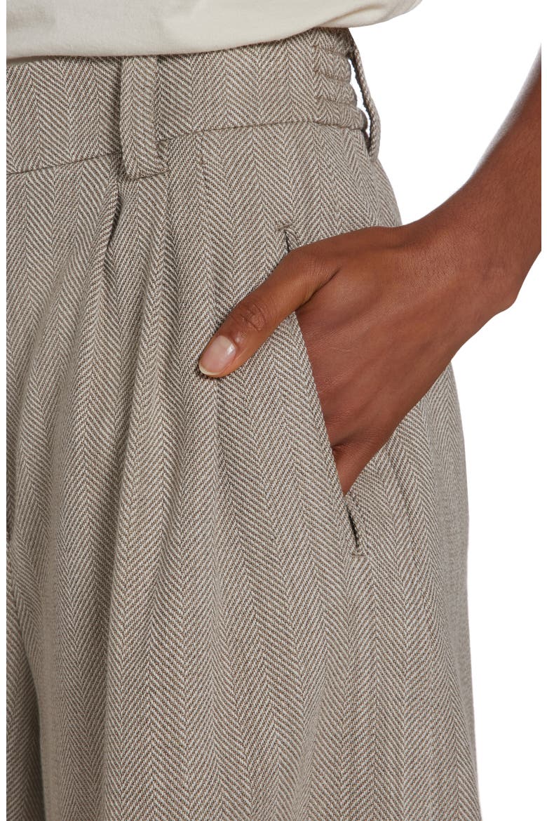 Pleated Cotton Herringbone Shorts, Alternate, color, DARK OLIVE/ VINTAGE WHITE