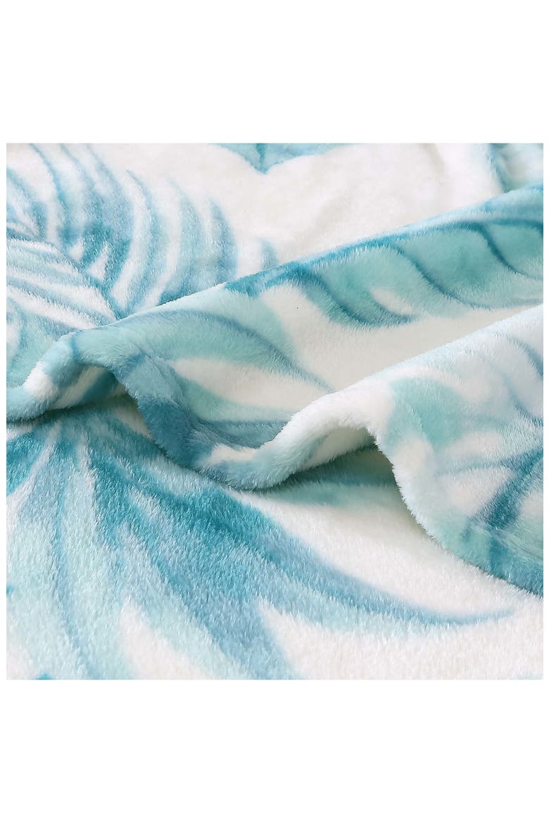 Waimea Bay Throw Blanket, Alternate, color, GREEN