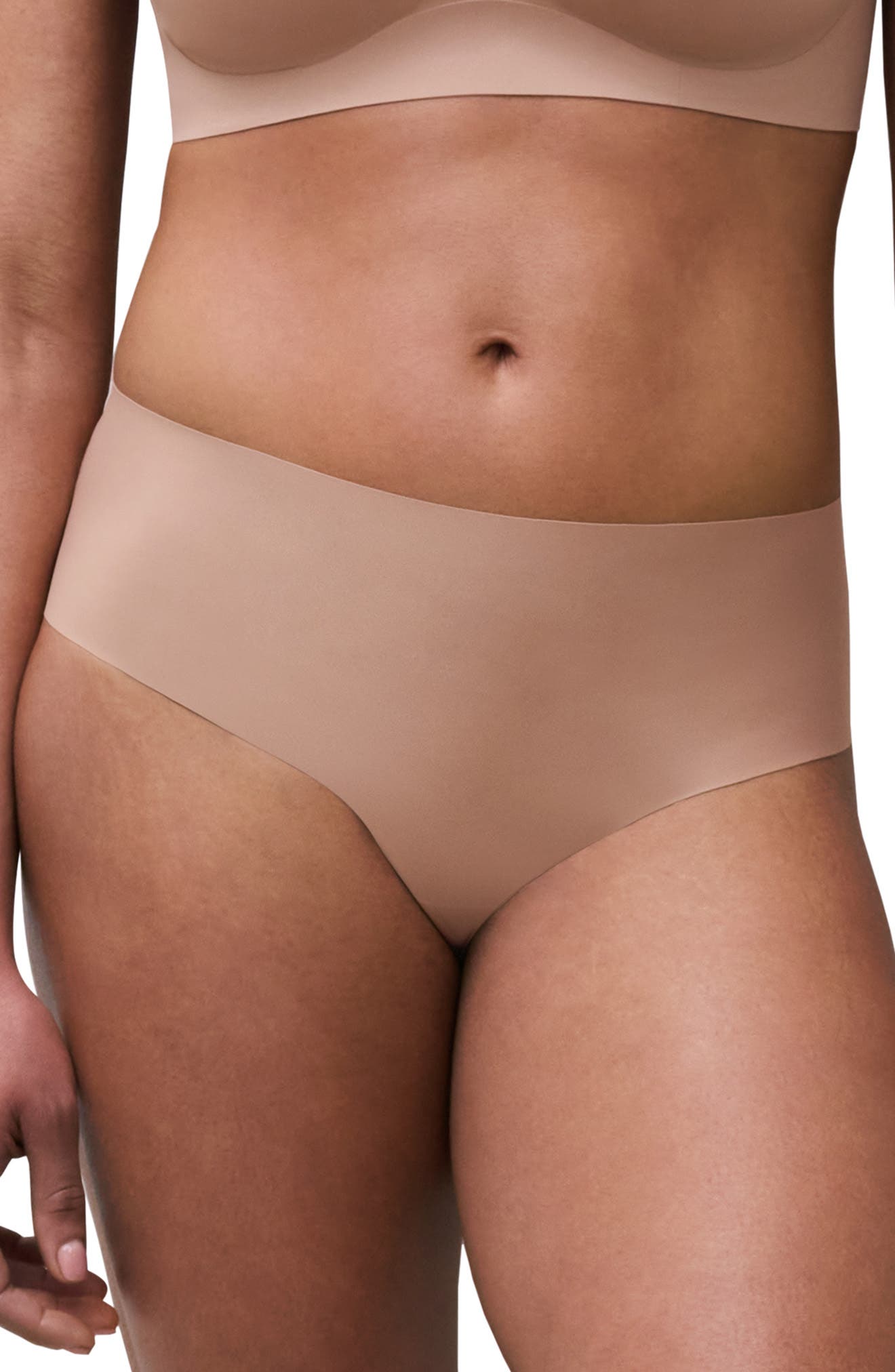 NUDE BLUSH