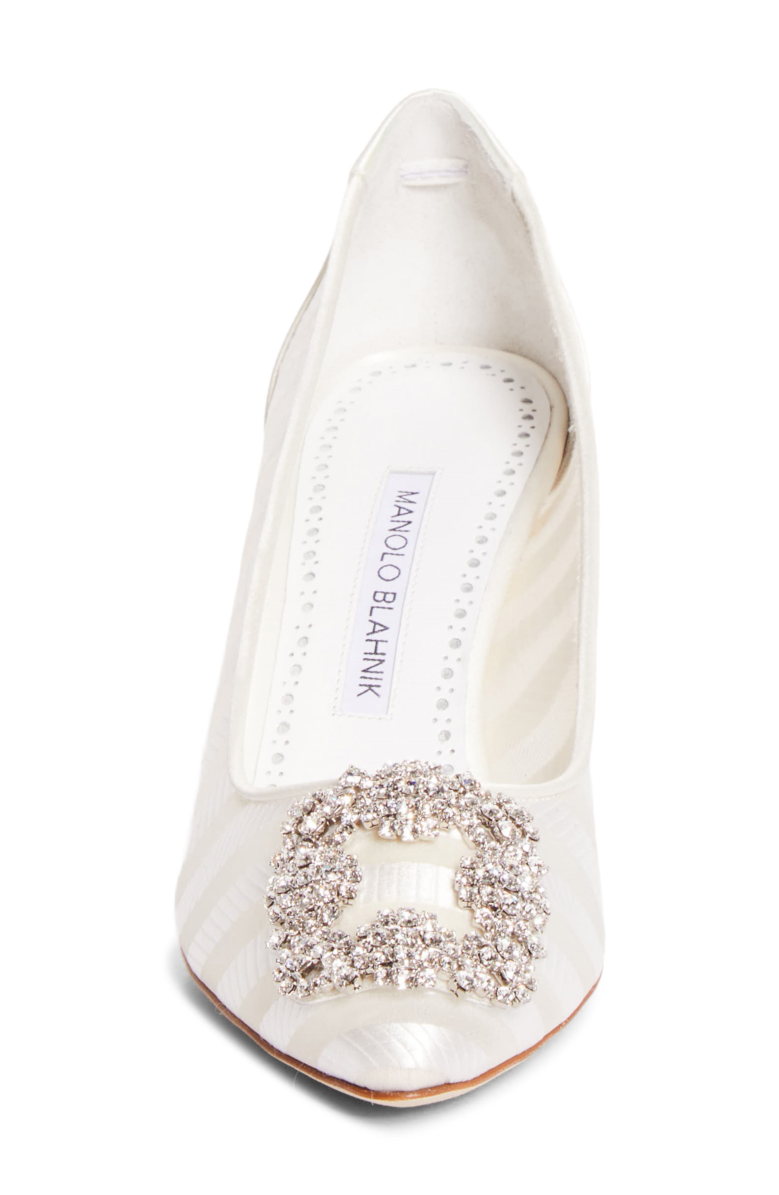 Manolo Blahnik Hangisila Pump, Alternate, color, Ivory Cream