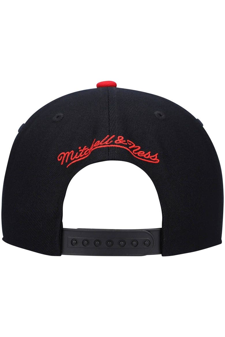 Men's Mitchell & Ness Black/Red Philadelphia 76ers Hardwood Classics Team Two-Tone 2.0 Snapback Hat, Alternate, color, Black