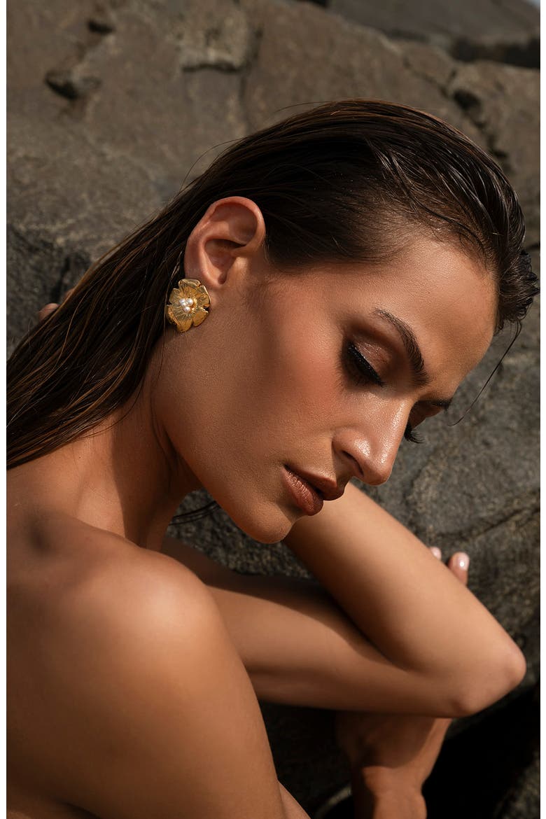 Small Poppy Stud Earrings, Alternate, color, 14K GOLD