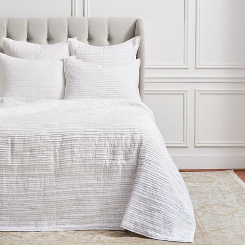 Tess Dove Queen Quilt