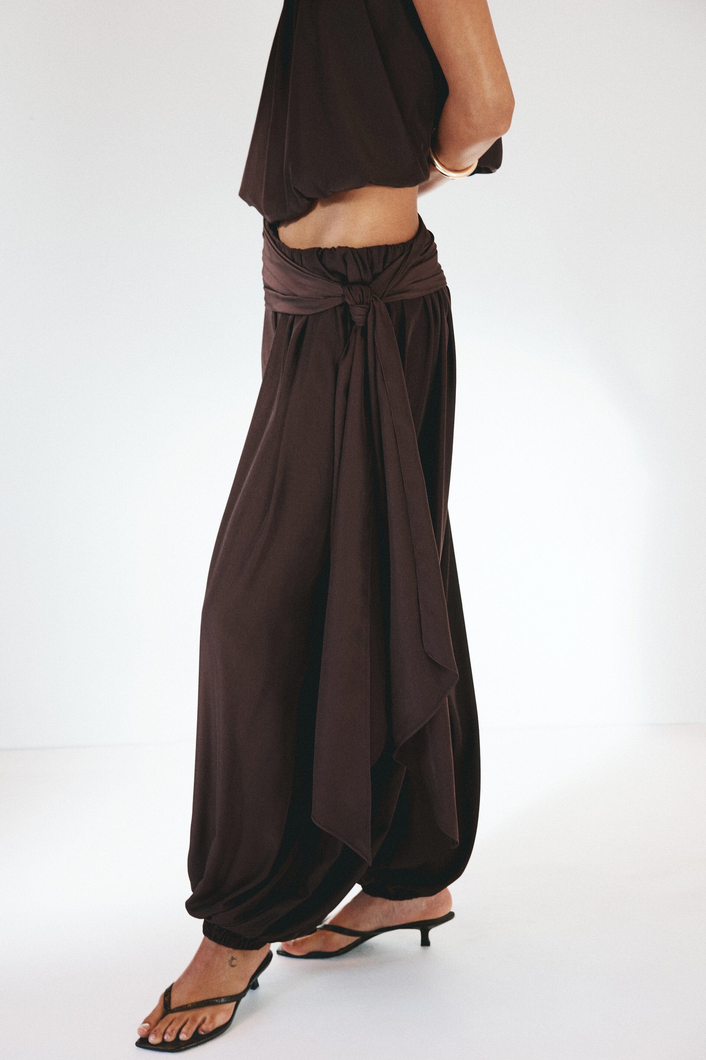 Balloon-leg pants - image 2