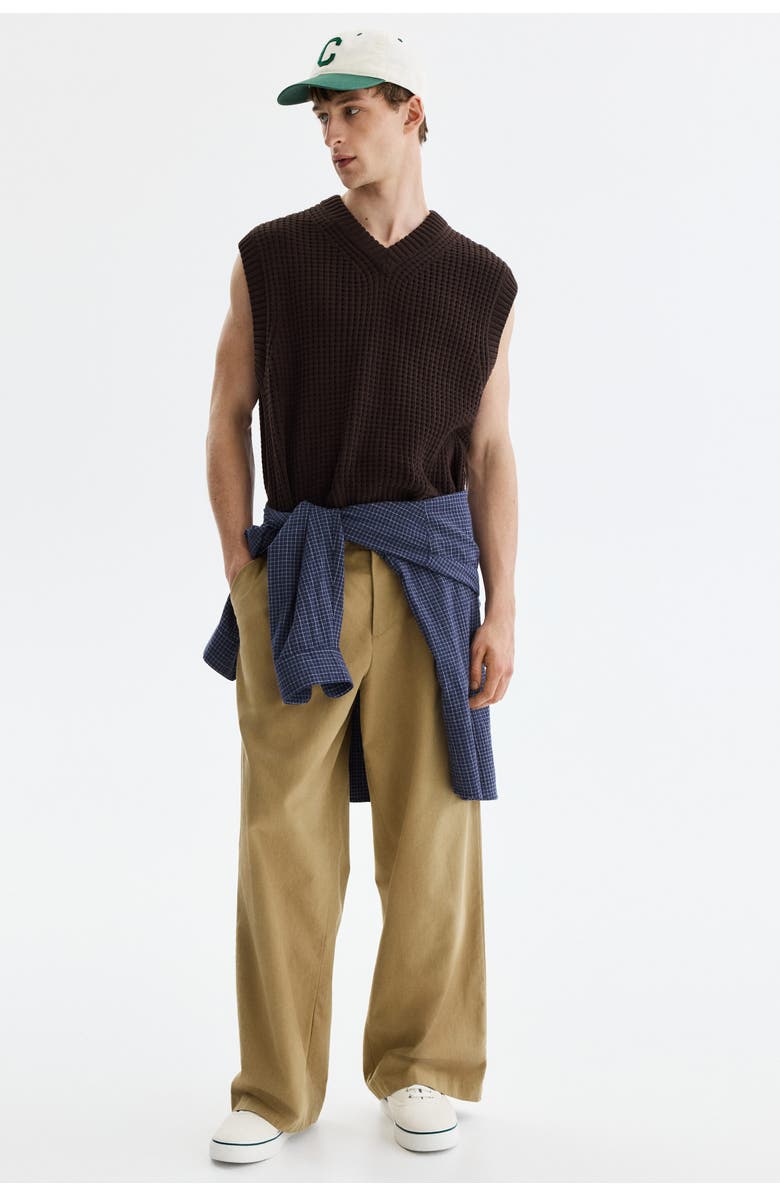 H&M Regular Fit Sweater Vest, Alternate, color, Dark Brown