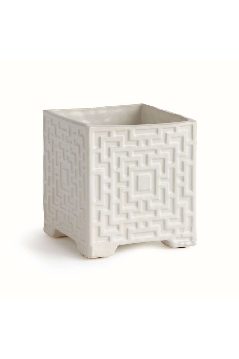 Mazie Pot, Main, color, White