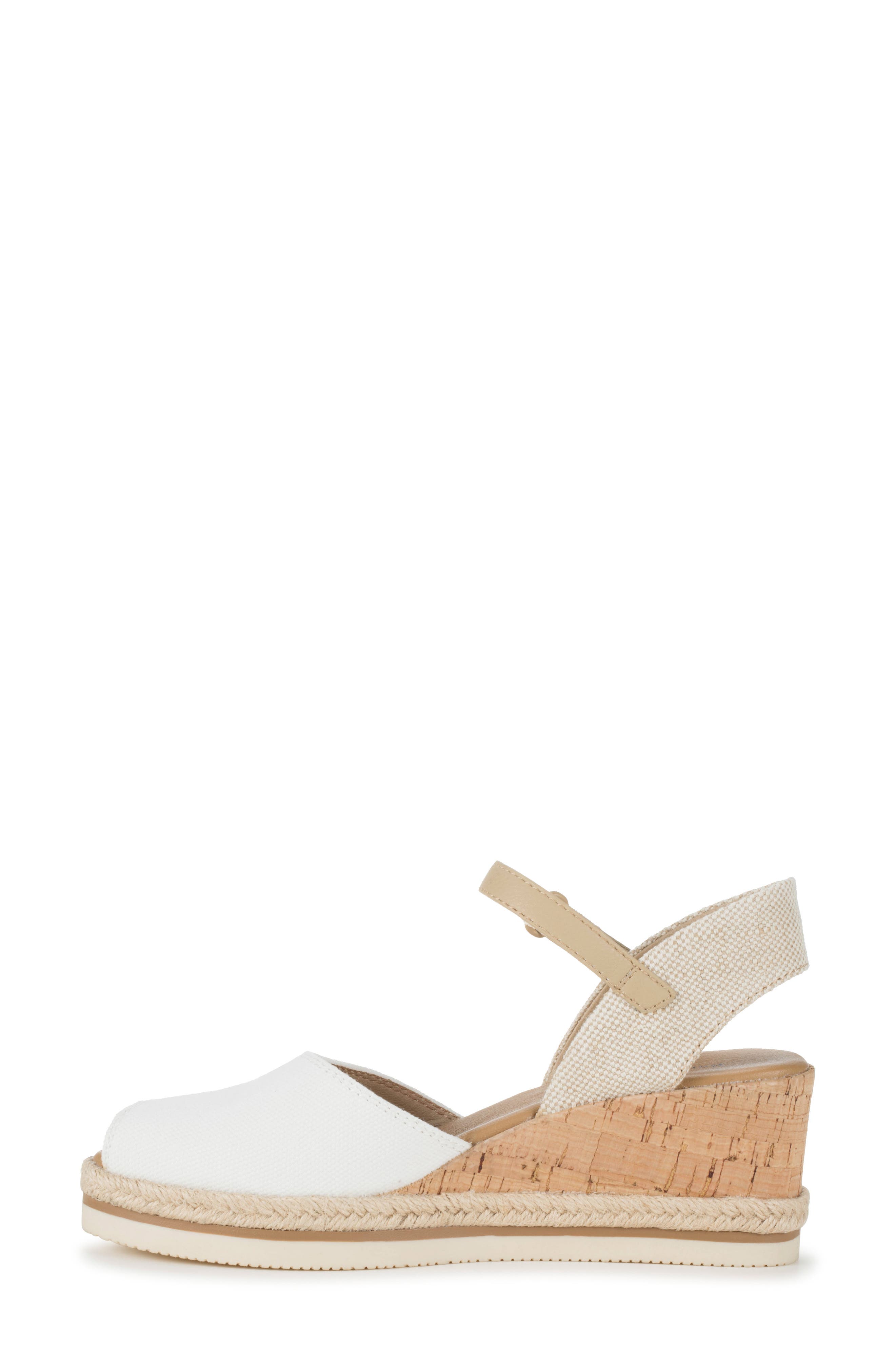 BARETRAPS Acadia Peep Toe Wedge Sandal, Alternate, color, White