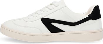 Voyage Sneaker