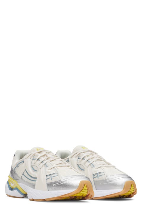 Gender Inclusive UA Sola Sneaker