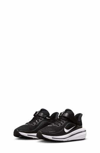 Air Winflo 12 Running Shoe