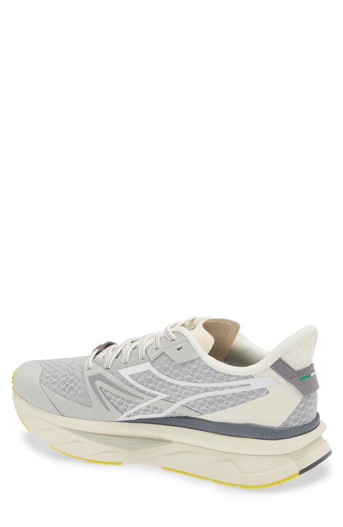 Diadora Atomo V7000-2 Running Shoe In Silver Dd/whisper White