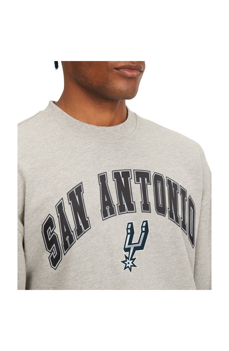 TOMMY JEANS Men's Tommy Jeans Gray San Antonio Spurs James Patch Pullover Sweatshirt, Alternate, color, Gray