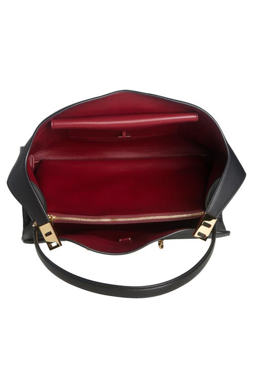 Ferragamo 'hug Soft M' Shoulder Bag In Nero/borgogna