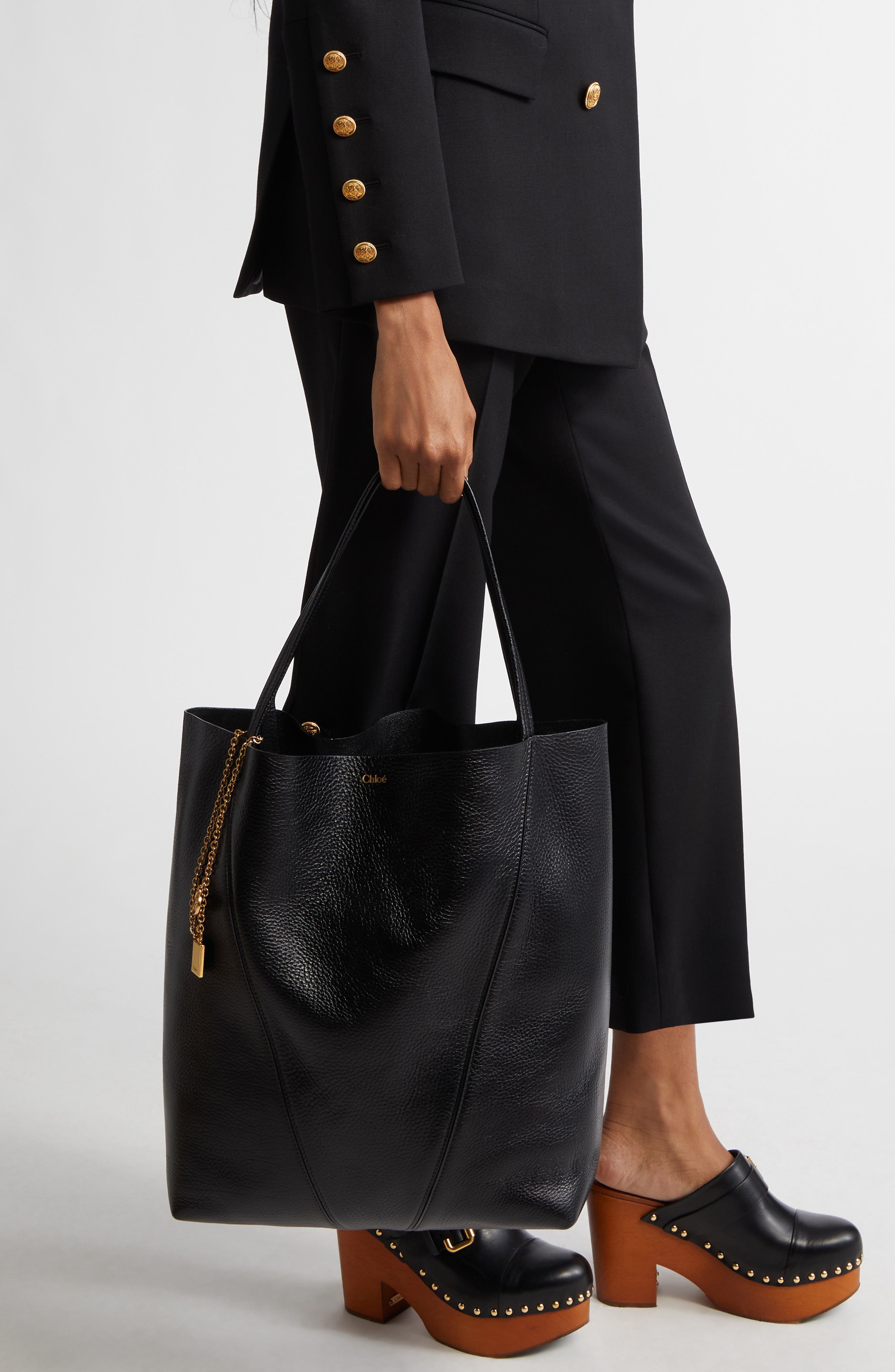 Chloé Large Spin Leather Tote, Alternate, color, 001 Black