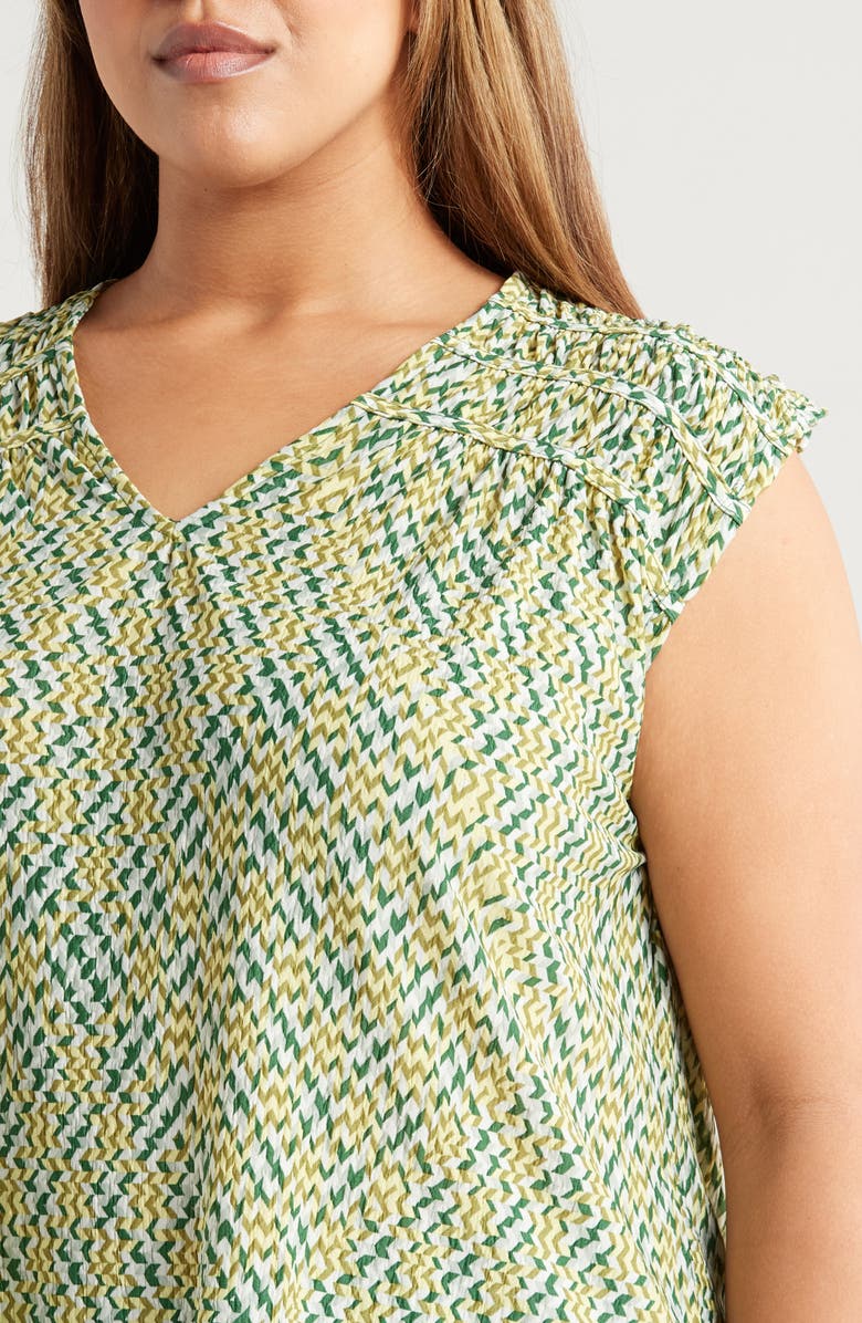 Liverpool Los Angeles Print Shirred Sleeveless Top, Alternate, color, Green Min Chevron