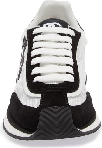 Aria Sneaker