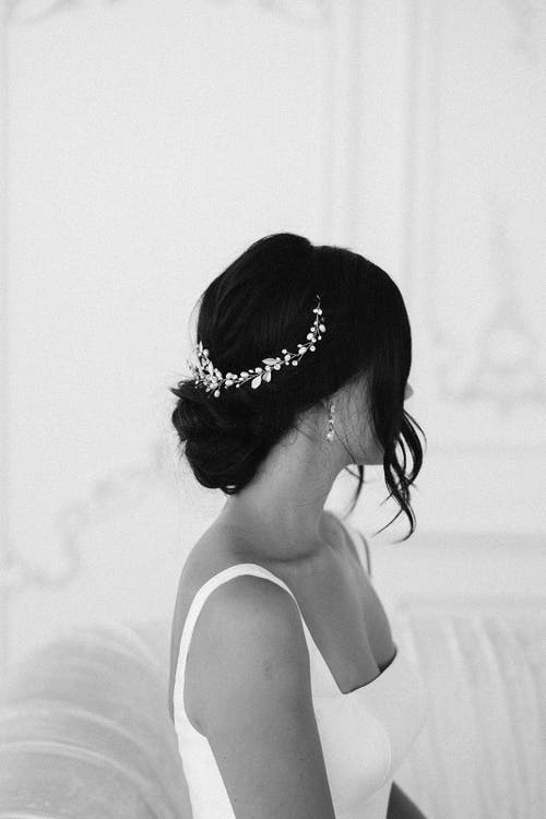 Untamed Petals Harlow Pearl And Crystal Hair Vine In Gold