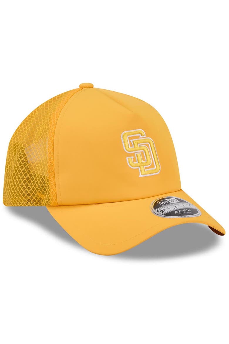 Men's New Era Gold San Diego Padres 2026 Batting Practice Apex 9FORTY Adjustable Trucker Hat, Alternate, color, Gold