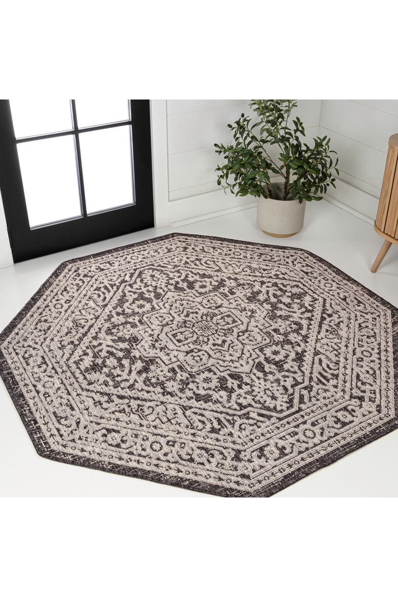 Sinjuri Medallion Textured Weave Octagon Indoor/Outdoor Area Rug, Alternate, color, Gray/Black