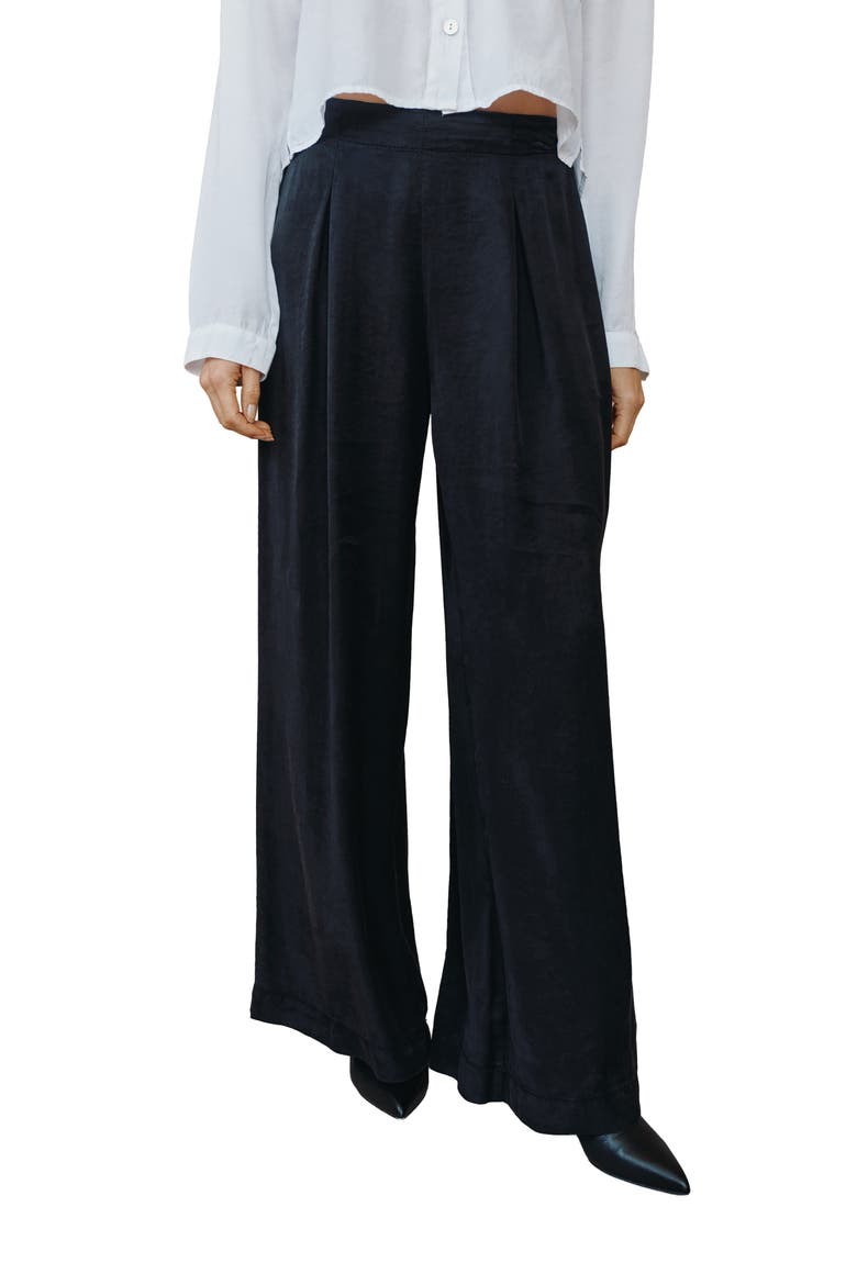 Inverted Pleat Pull-On Wide Leg Pants, Main, color, BLACK
