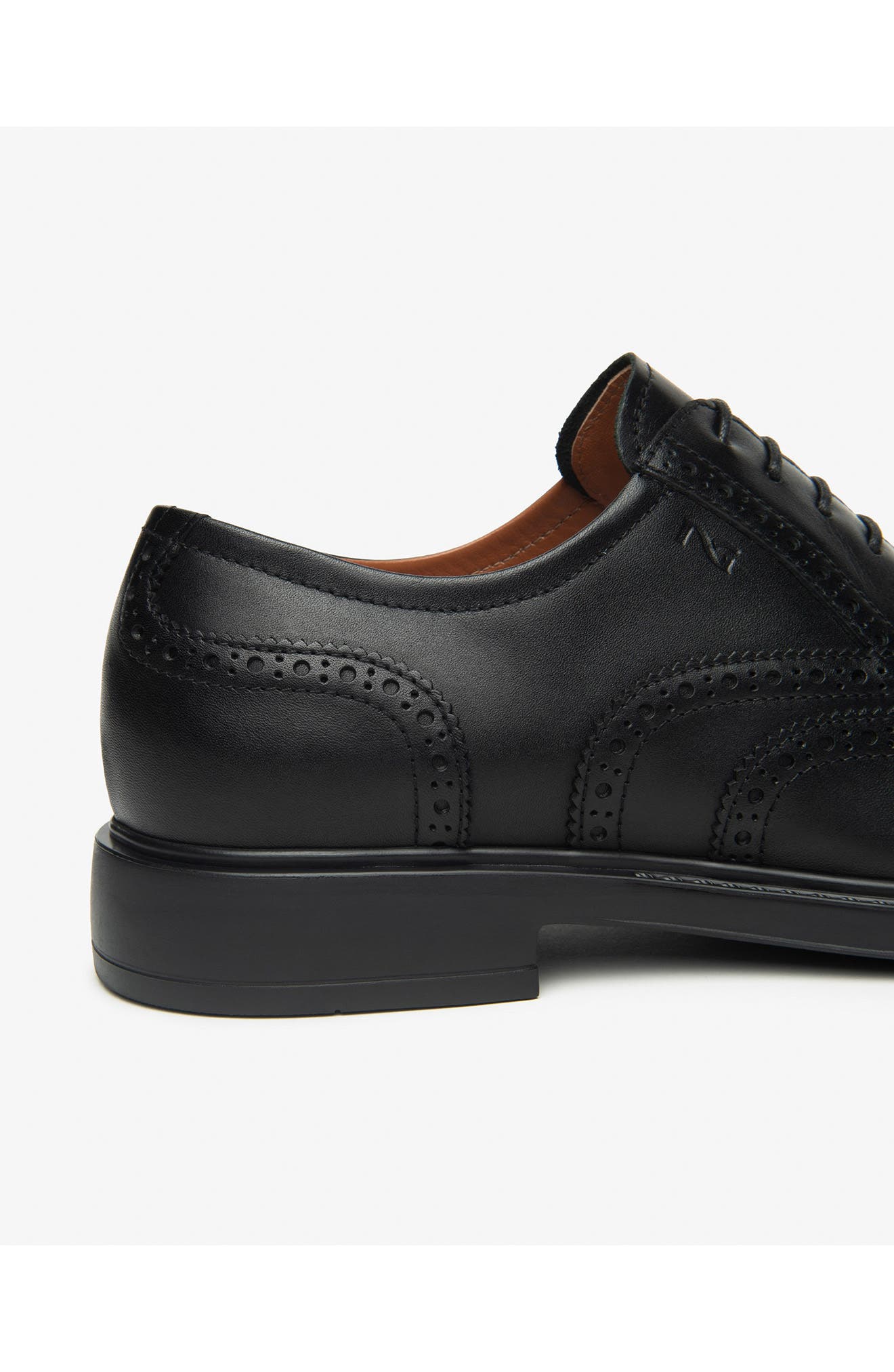 NeroGiardini Wingtip Oxford, Alternate, color, Black