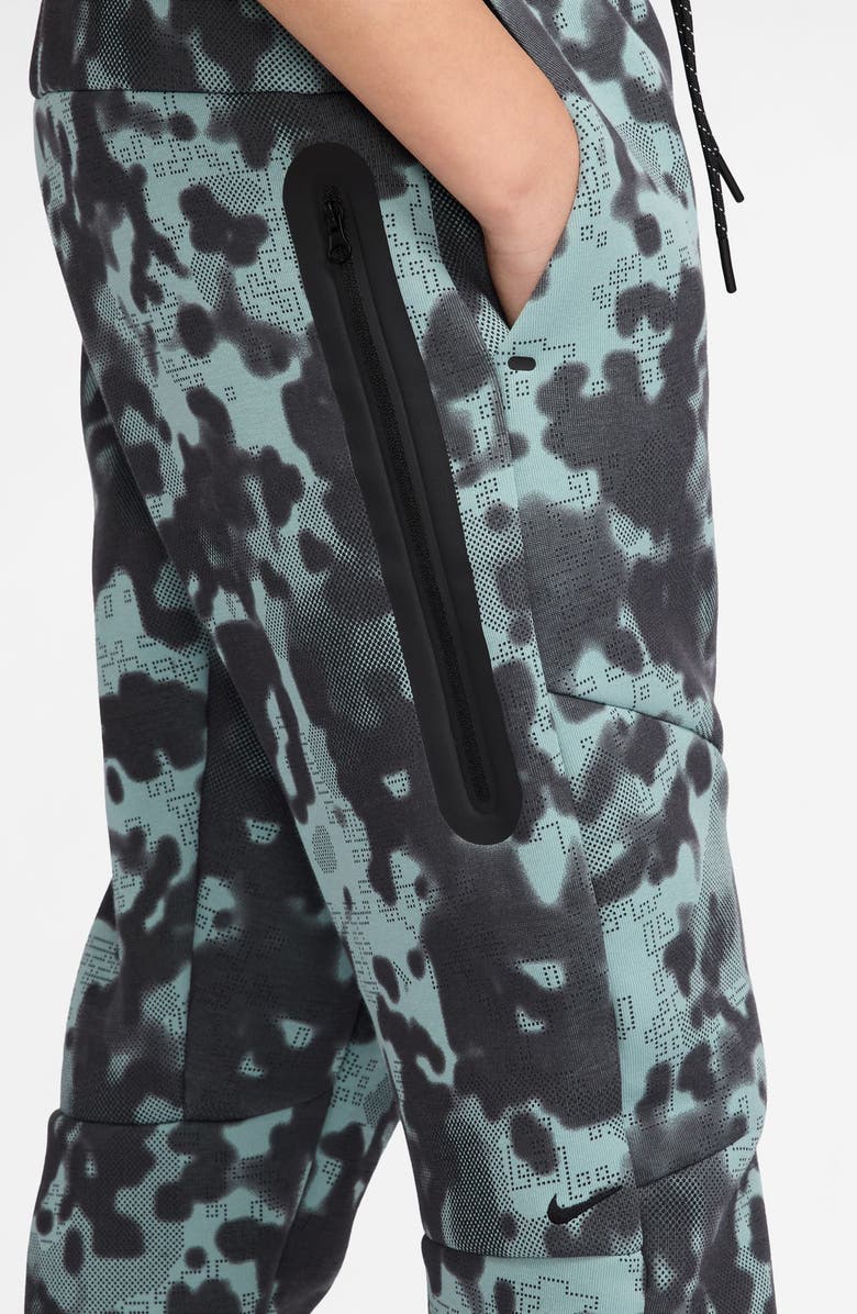 Nike Kids' Sportswear Tech Fleece Sweatpants, Alternate, color, Cannon/ Black