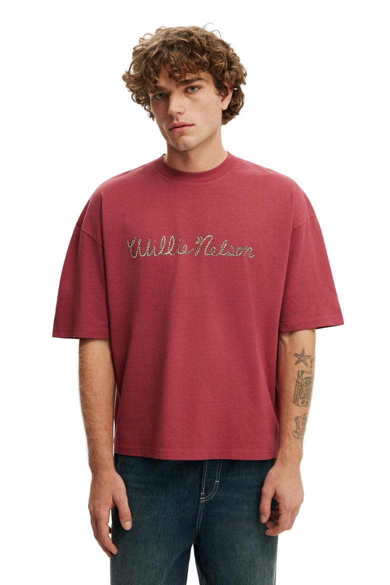 Men's Cropped Fit Music T-Shirt, Main, color, Garnet Red  Willie Nelson -