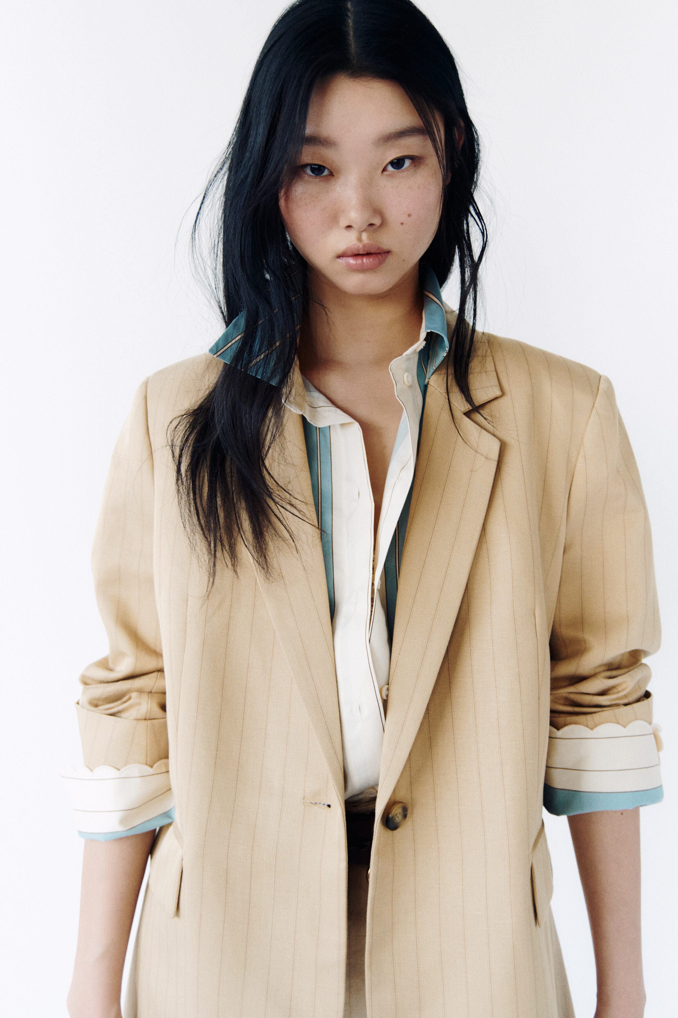 Linen-blend blazer - image 2