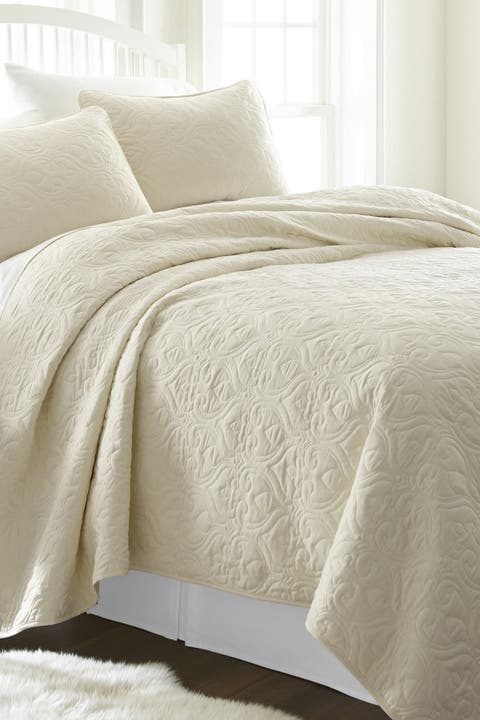 HOME SPUN Premium Ultra Soft Damask Pattern Quilted Coverlet Set
