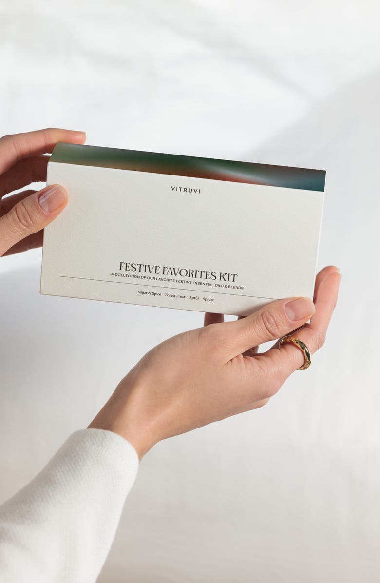 Vitruvi Festive Favorites Diffuser Scents 4-Piece Essential Oil Kit, Alternate, color,