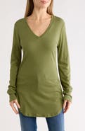 GO COUTURE V-Neck Long Sleeve Knit T-Shirt