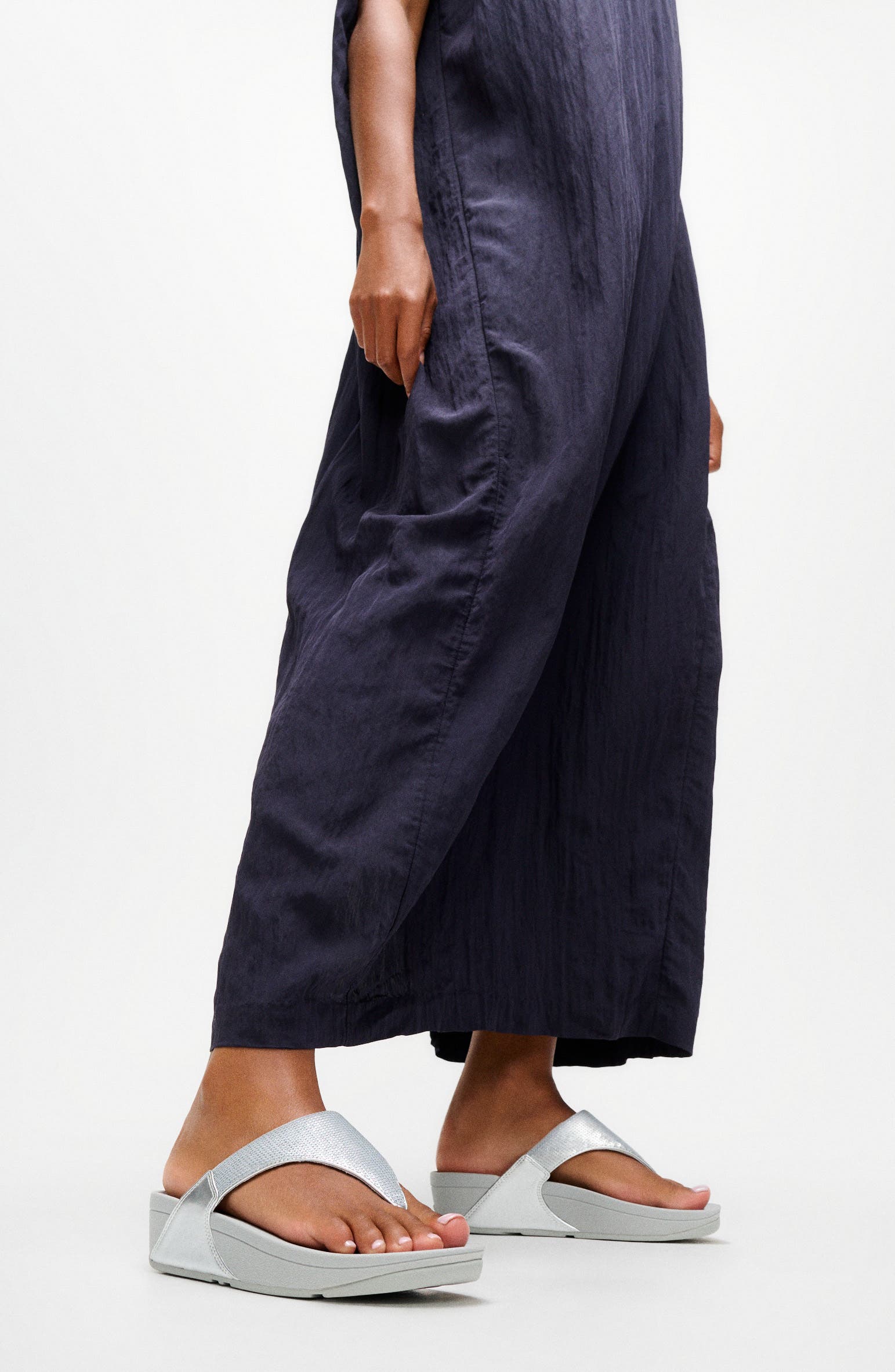 FitFlop Lulu Sequin Flip Flop, Alternate, color, Silver