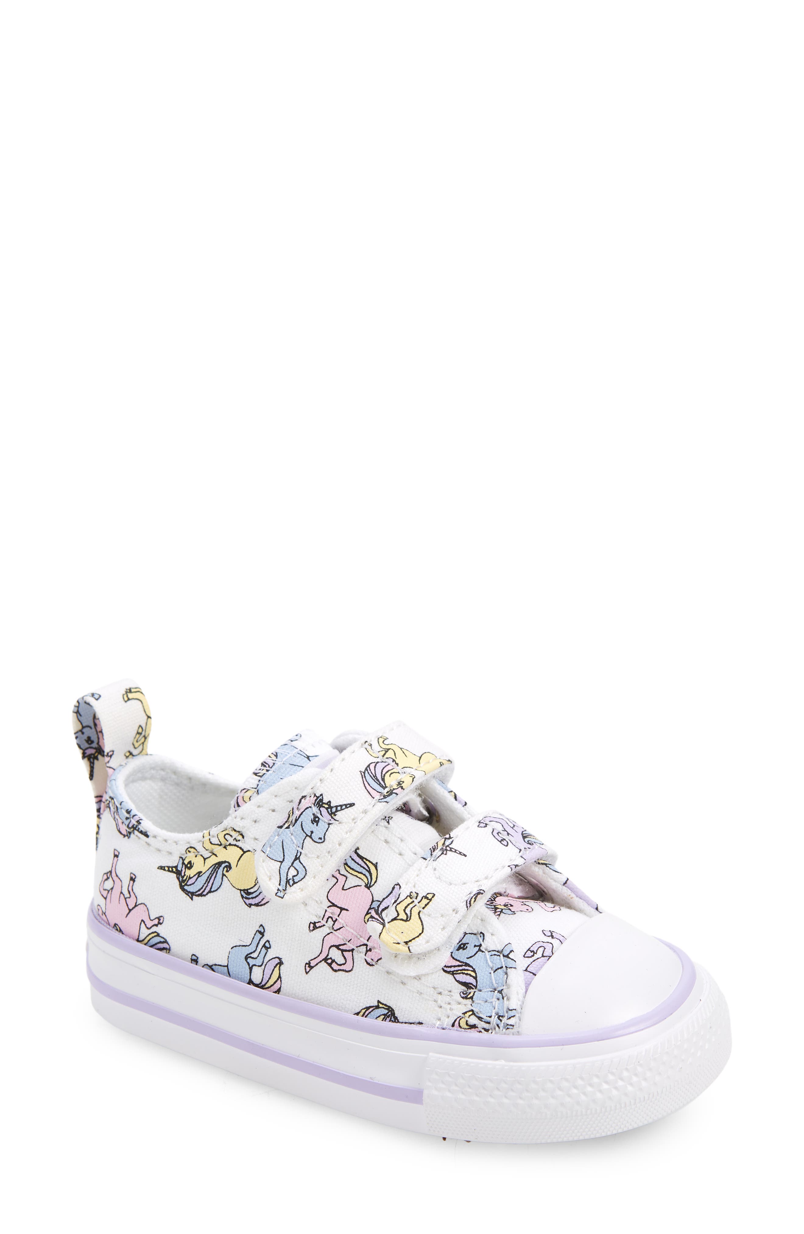 Converse Chuck Taylor<sup>®</sup> All Star<sup>®</sup> 2V Sneaker, Main, color, 