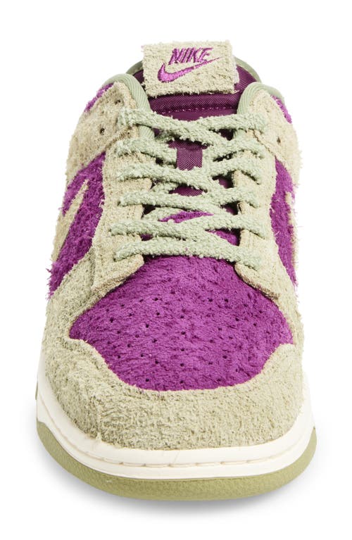 Nike Dunk Low Se Basketball Sneaker