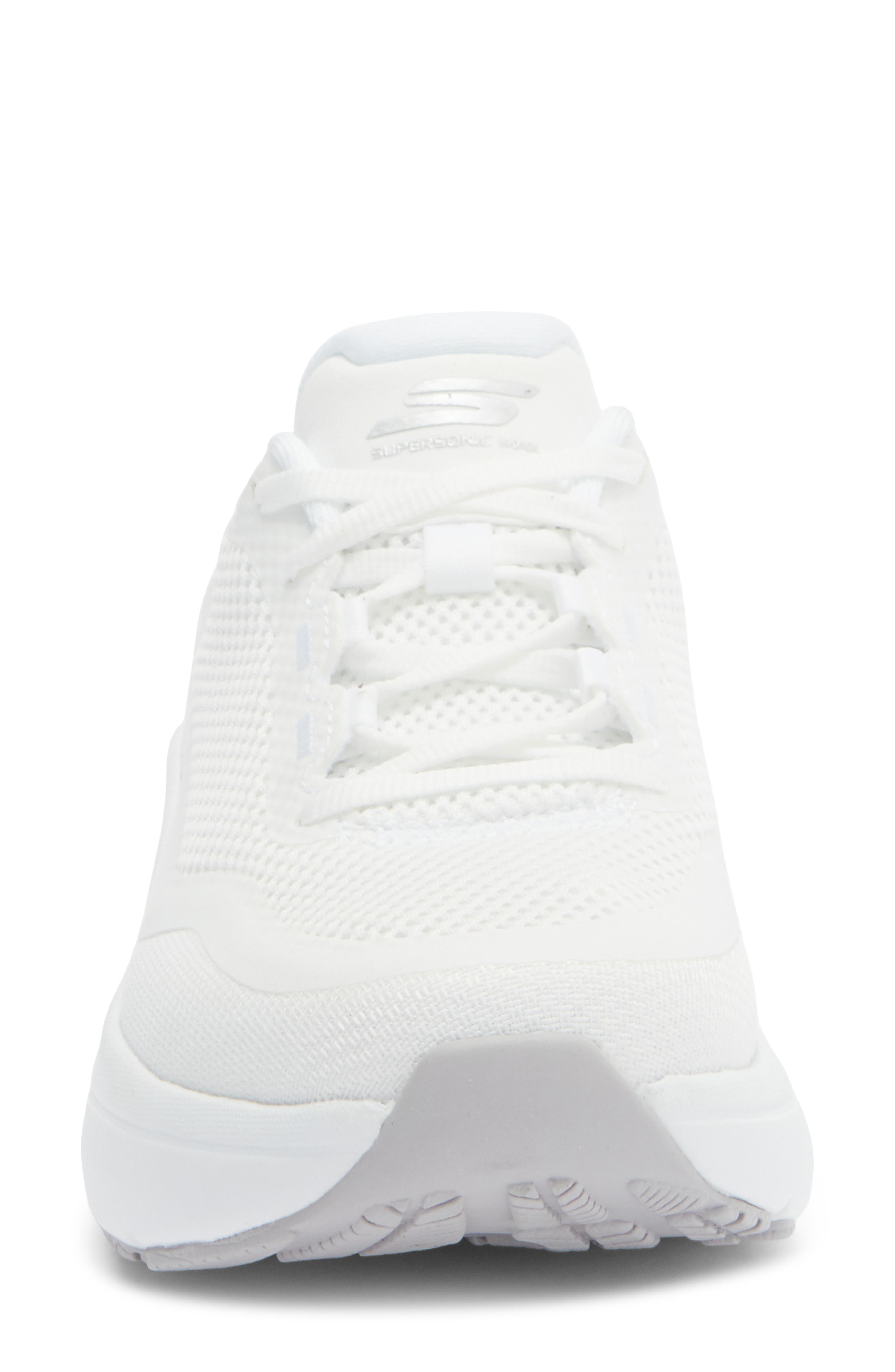 GO RUN Supersonic Max Running Shoe, Alternate, color, WHITE/ SILVER