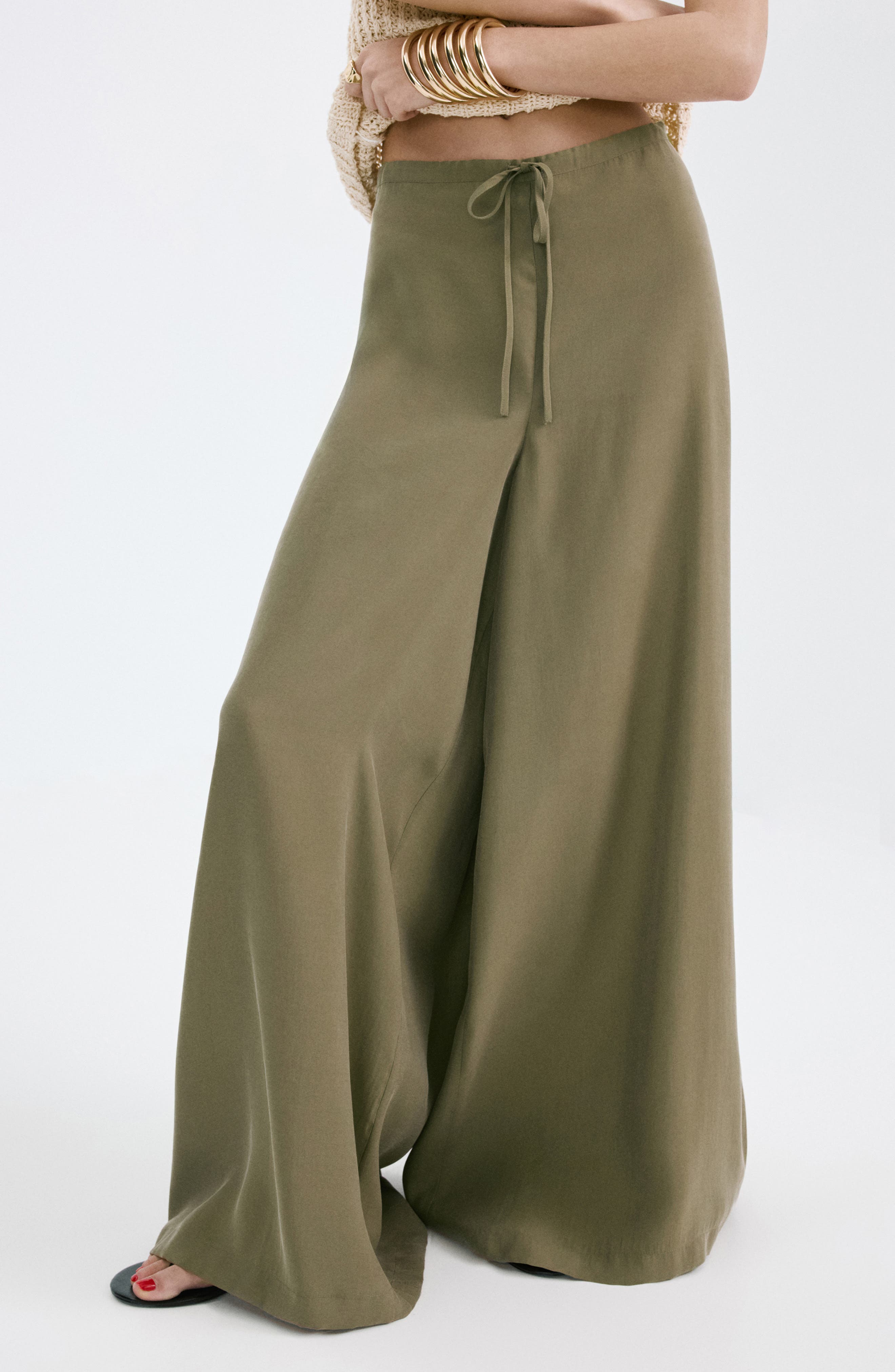 selected KHAKI GREEN