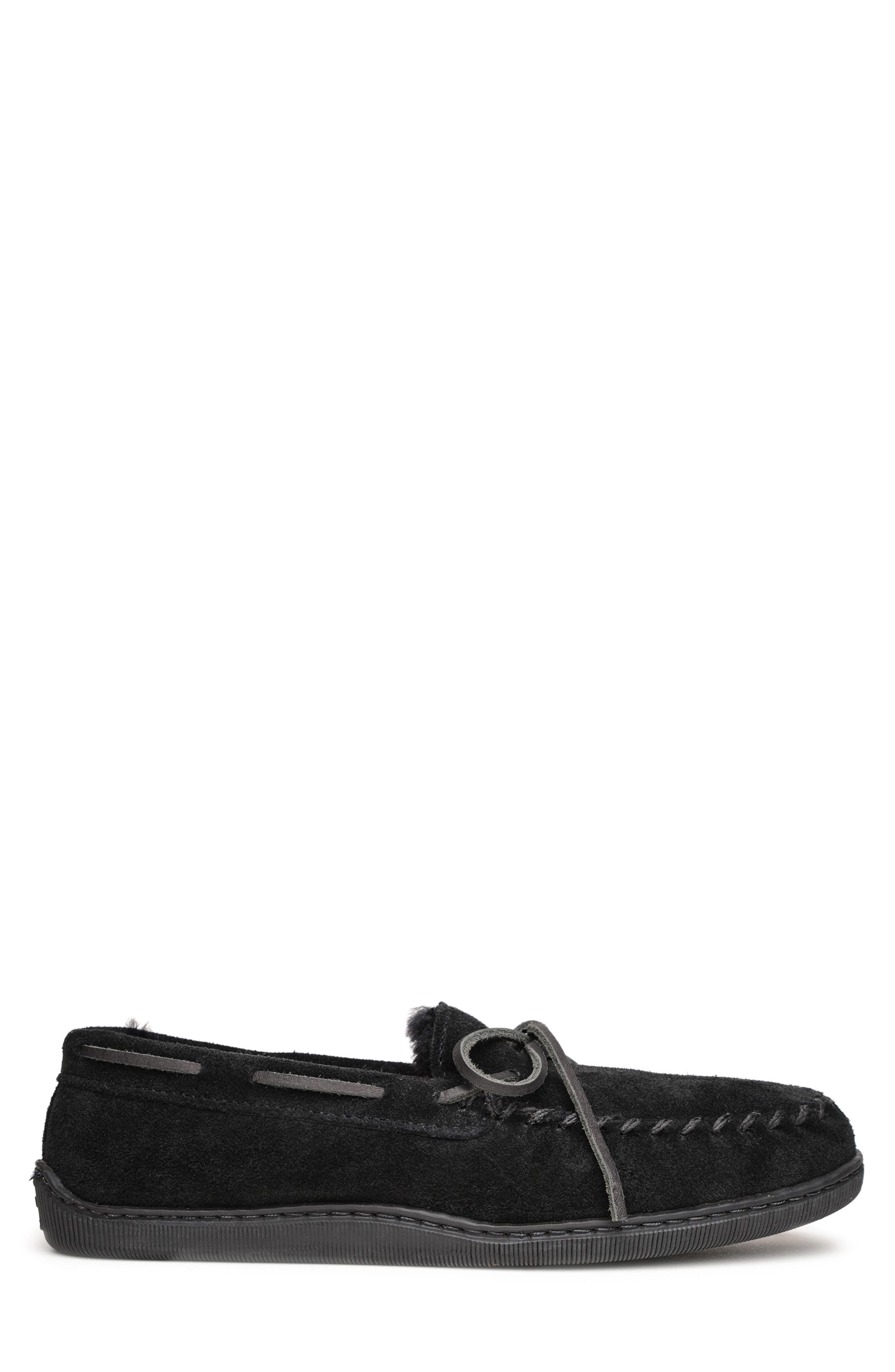 Minnetonka Genuine Shearling Loafer, Alternate, color, Black