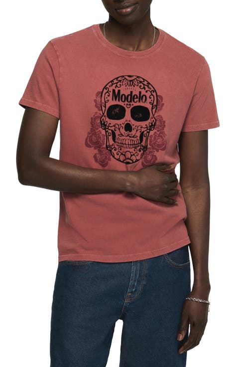 Modelo Skull Roses Graphic T-Shirt