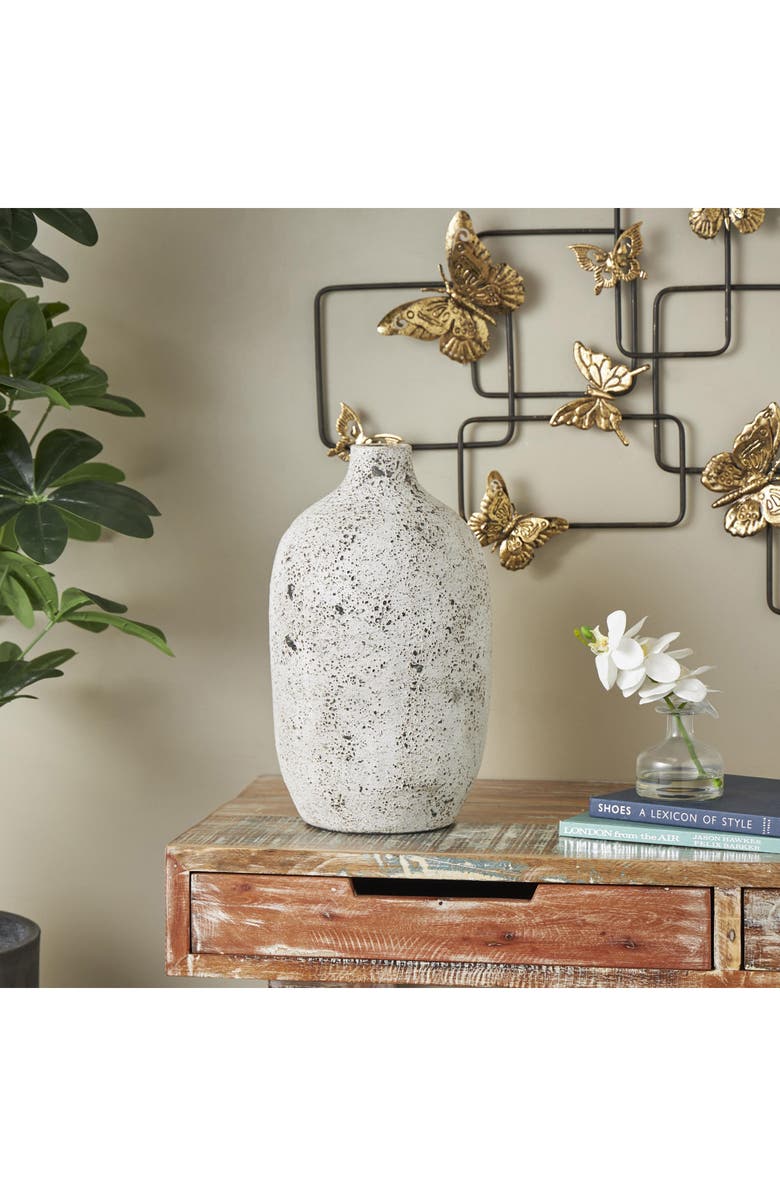 UMA Terracotta Vase, Alternate, color, White