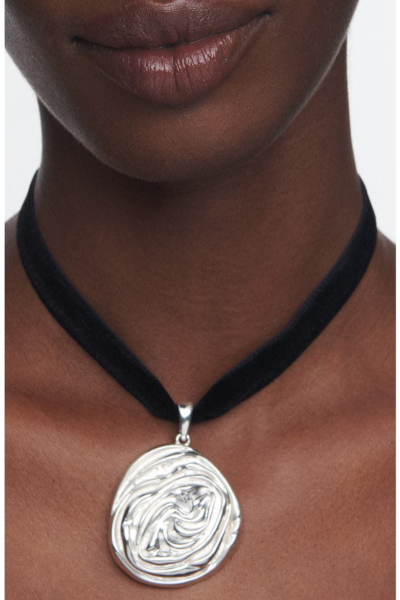 Rosette Pendant Necklace, Alternate, color, SILVER