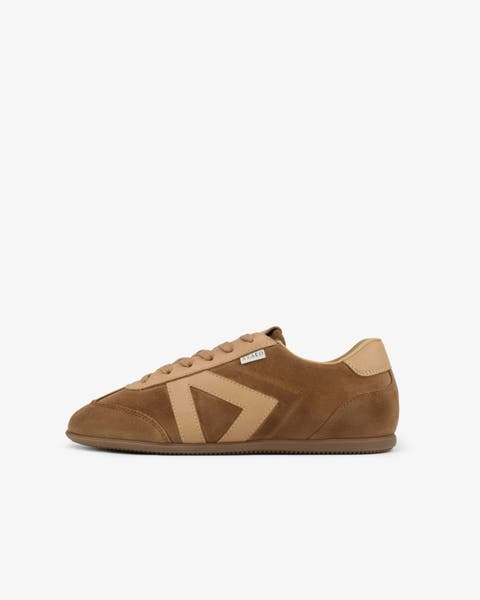 Iris Streamlined Low-Top Sneaker