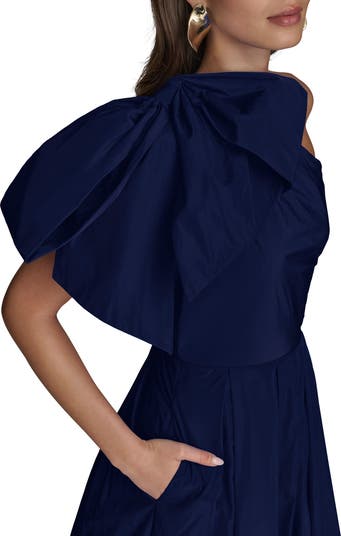 Bow One-Shoulder Gown
