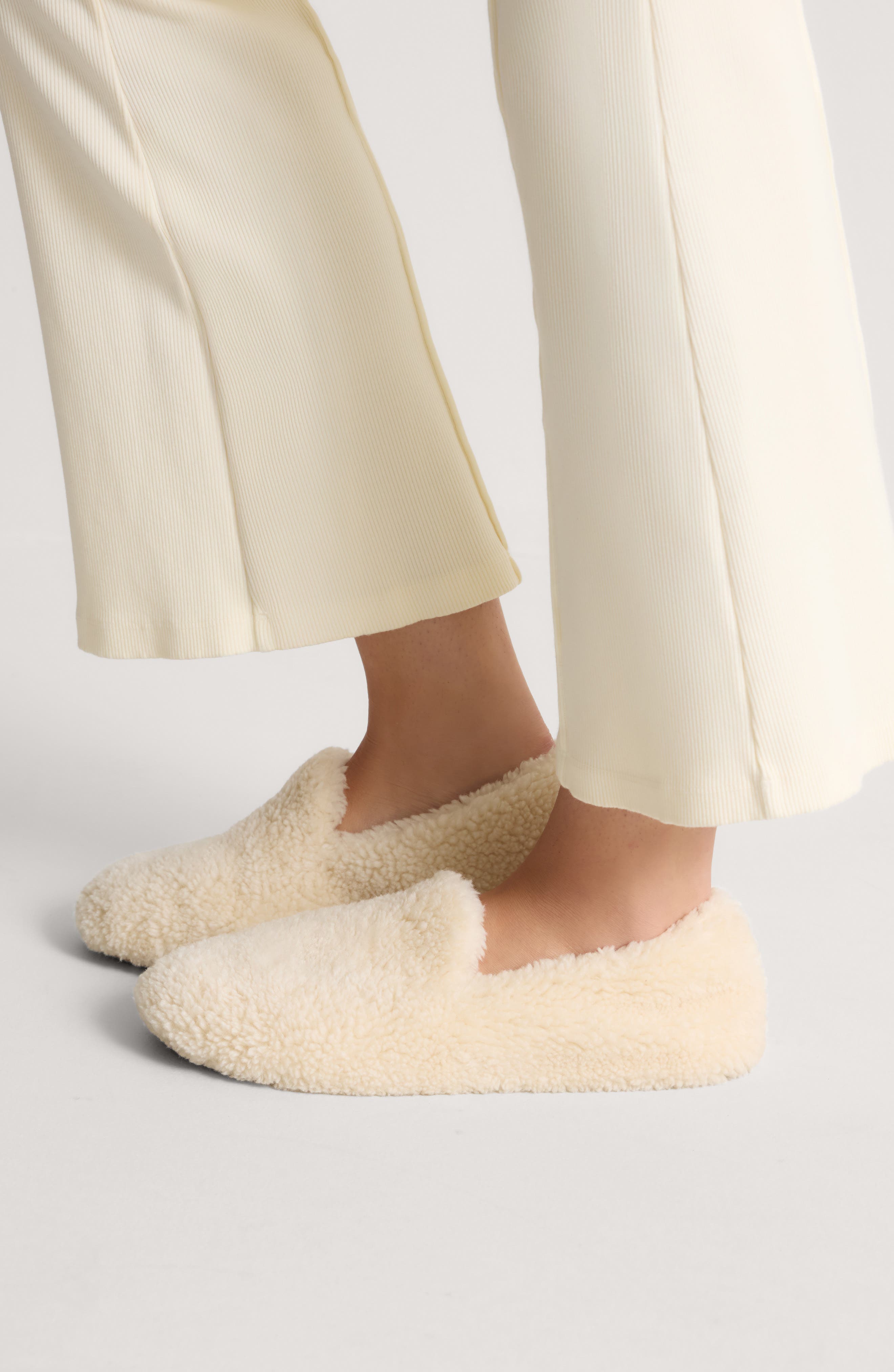 The Teddy Slipper, Alternate, color, OAT MILK