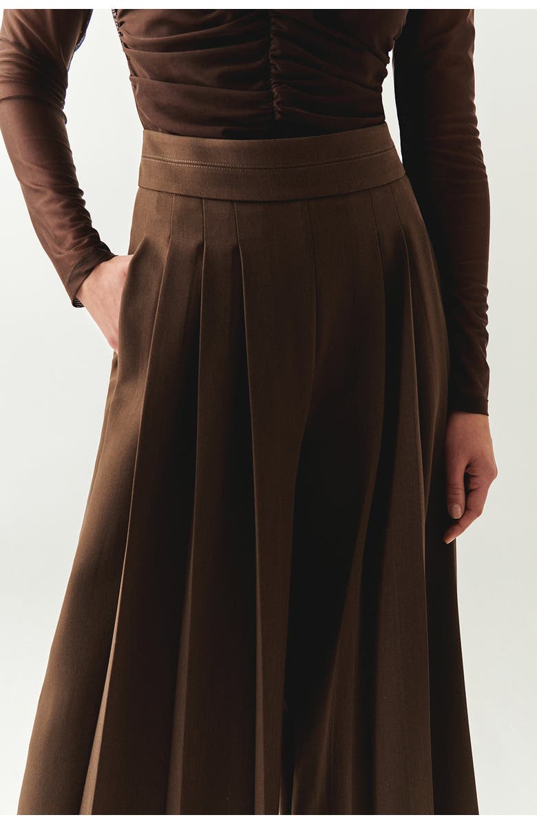 Exquise Wide, Alternate, color, Brick Red