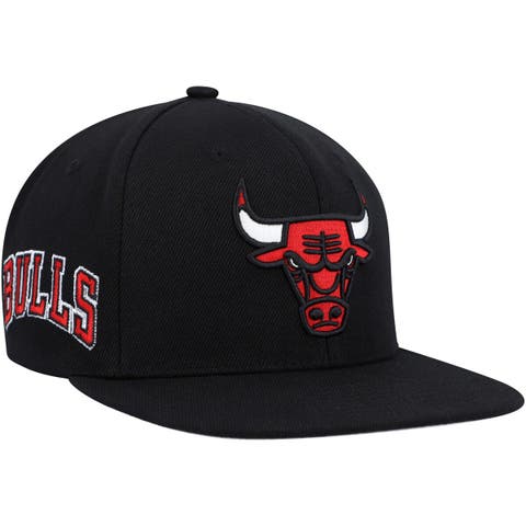 Men's Mitchell & Ness Black Chicago Bulls Side Core 2.0 Snapback Hat
