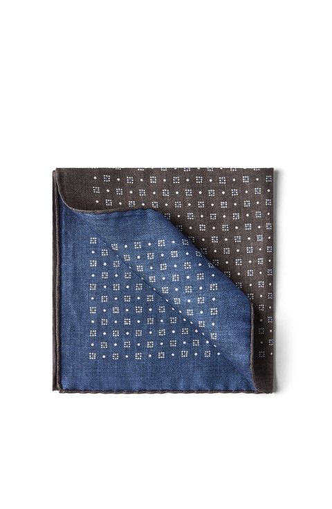 Pocket square with pattern