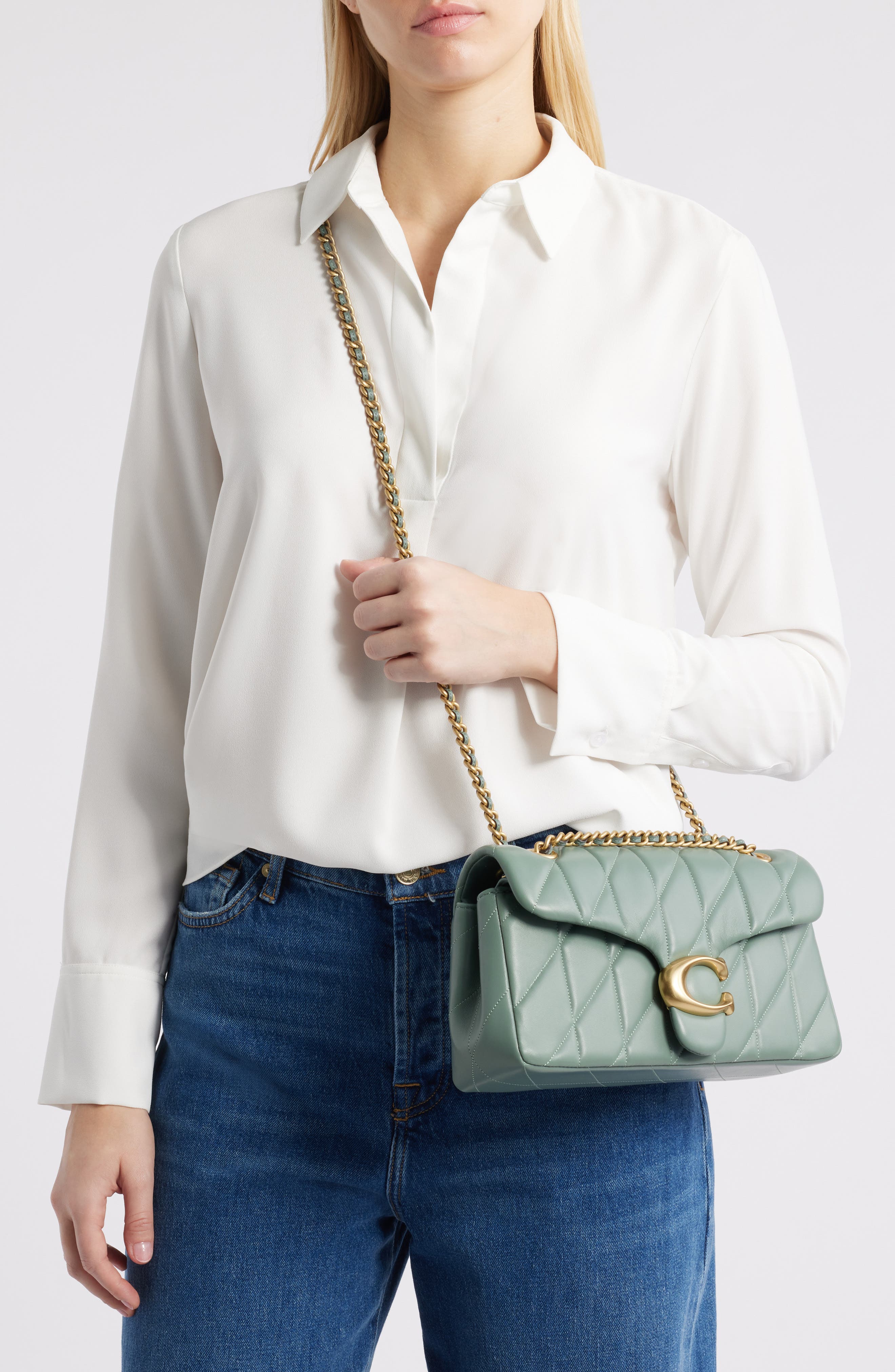 Женские сумки COACH Tabby 26 Quilted Leather Convertible Crossbody Bag — фото 3