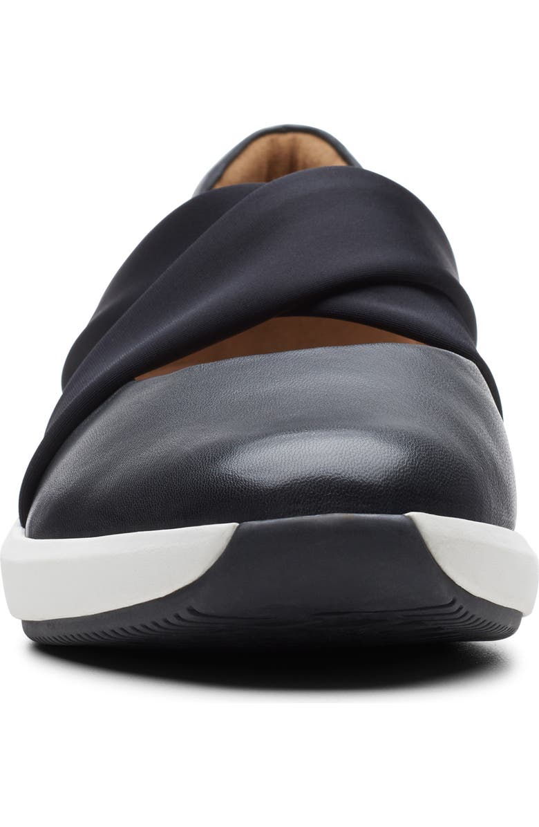 Clarks<sup>®</sup> Un Rio Cross Sneaker, Alternate, color,